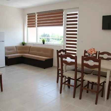 Apartman Capuccino Guest - Free Parking And Wi-fi Napospart