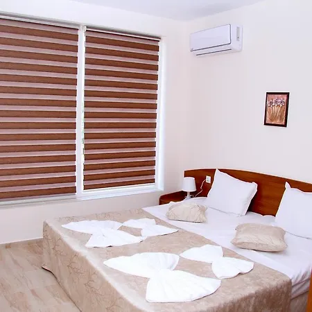 Capuccino Guest - Free Parking And Wi-fi Apartamento Sunny Beach