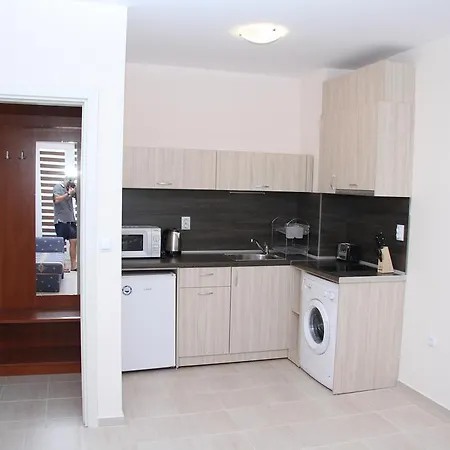 아파트 Capuccino Guest - Free Parking And Wi-fi 써니비치