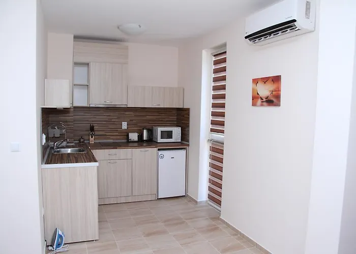 Apartman Capuccino Guest - Free Parking And Wi-fi Napospart