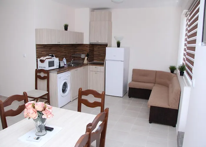Apartman Capuccino Guest - Free Parking And Wi-fi